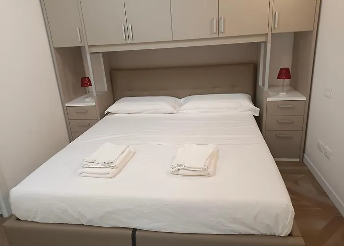 Apartamento Luminoso Bilocale Zona Tibaldi Bocconi Milão